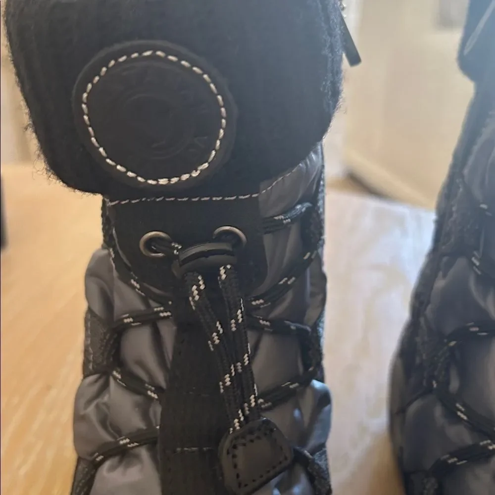 Santana Canada Thea Waterproof Boot Size 10, Black/Grey, NWOT